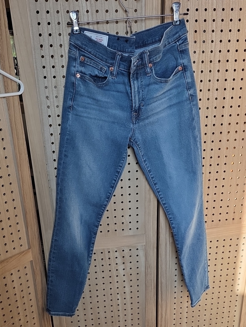 GAP Women's Slim Skinny Jeans in Mid Blue Wash